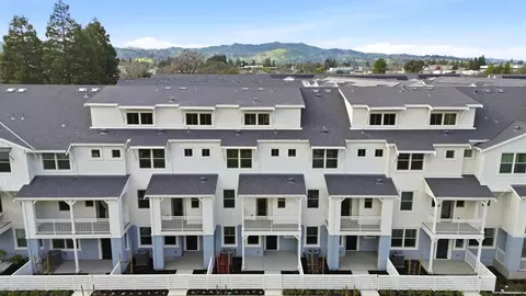 2737 Oak Rd, Walnut Creek, CA 94597
