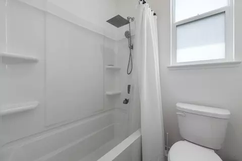 Bath - 16071 Riverton Ave, Lathrop, CA 95330 photo 2 of 4