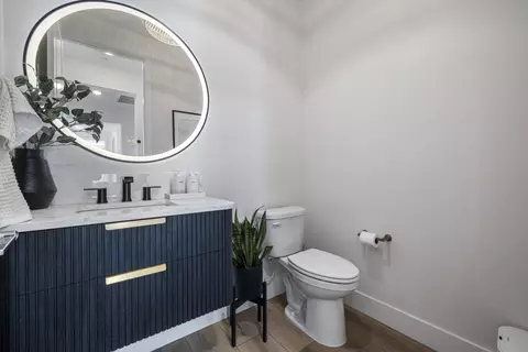Bath - 16071 Riverton Ave, Lathrop, CA 95330 photo 3 of 4