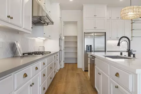 Kitchen - 16071 Riverton Ave, Lathrop, CA 95330 photo 3 of 4