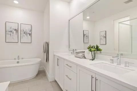 Bath - 2239 Mora Pl, Mountain View, CA 94040 photo 3 of 5