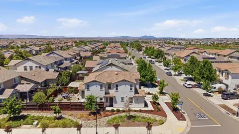 View/Area - 1702 Plumas Dr, Lathrop, CA 95330 photo 2 of 7
