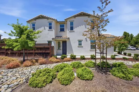 Exterior - 1702 Plumas Dr, Lathrop, CA 95330 photo 3 of 8