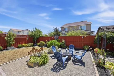 Exterior - 1702 Plumas Dr, Lathrop, CA 95330 photo 7 of 8