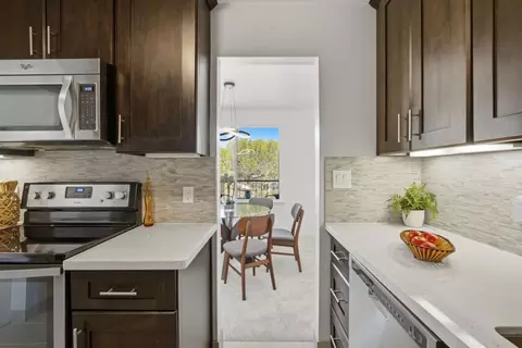 Kitchen - 5017 Palmetto Ave 62, Pacifica, CA 94044 photo 4 of 5