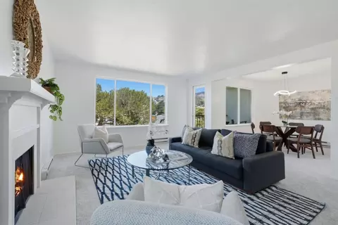 Living - 5017 Palmetto Ave 62, Pacifica, CA 94044 photo 2 of 3