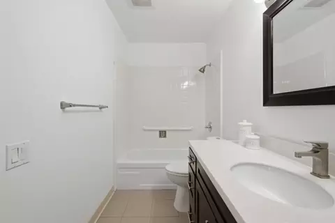 Bath - 5017 Palmetto Ave 62, Pacifica, CA 94044 photo 3 of 3