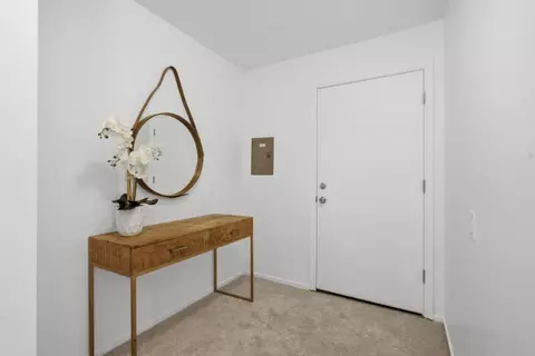 Entry Way - 5017 Palmetto Ave 62, Pacifica, CA 94044 photo 1 of 1