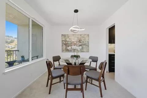 Dining - 5017 Palmetto Ave 62, Pacifica, CA 94044 photo 2 of 2