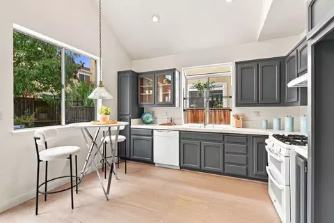Kitchen - 34281 Eucalyptus Ter, Fremont, CA 94555 photo 3 of 4