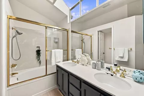 Bath - 34281 Eucalyptus Ter, Fremont, CA 94555 photo 2 of 3