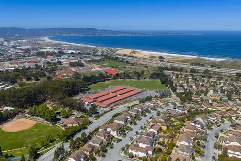 View/Area - 4890 Peninsula Point Dr, Seaside, CA 93955 photo 2 of 12