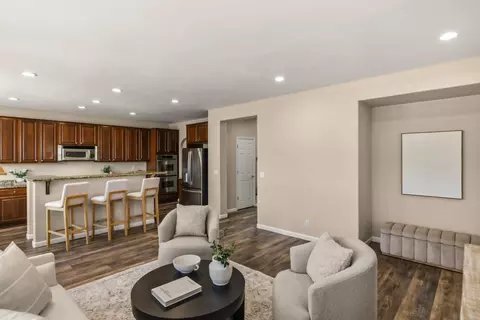 Living - 4890 Peninsula Point Dr, Seaside, CA 93955 photo 6 of 6