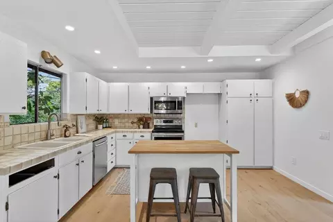 Kitchen - 530 Cathedral Dr, Aptos, CA 95003 photo 2 of 3