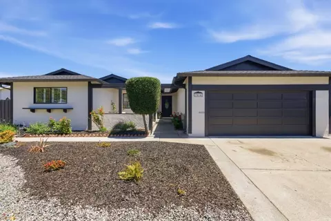 7516 Shady Hollow Dr, Newark, CA 94560
