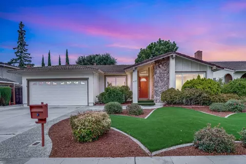 850 Roble Dr, Sunnyvale, CA 94086