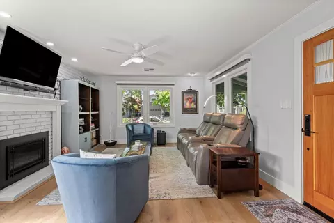 Living - 1180 Fewtrell Dr, Campbell, CA 95008 photo 3 of 4