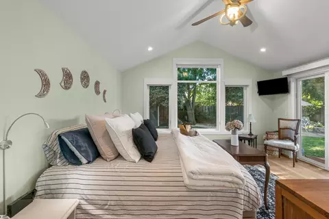 Bedroom - 1180 Fewtrell Dr, Campbell, CA 95008 photo 5 of 6