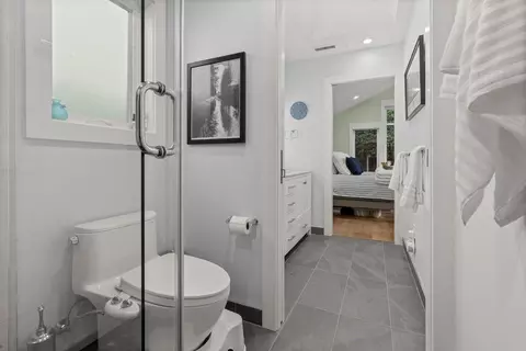 Bath - 1180 Fewtrell Dr, Campbell, CA 95008 photo 5 of 5