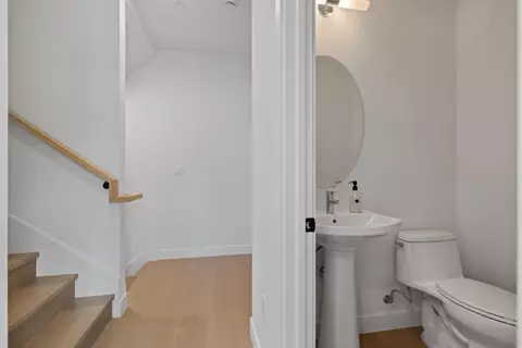 Entry Way - 827 Fassler Ave, Pacifica, CA 94044 photo 1 of 3