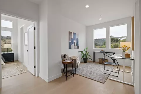 Entry Way - 827 Fassler Ave, Pacifica, CA 94044 photo 2 of 3