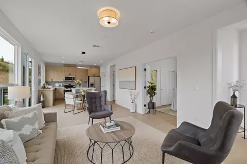 Living - 827 Fassler Ave, Pacifica, CA 94044 photo 2 of 3