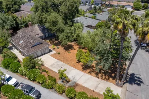 834 Starlite Ln, Los Altos, CA 94024