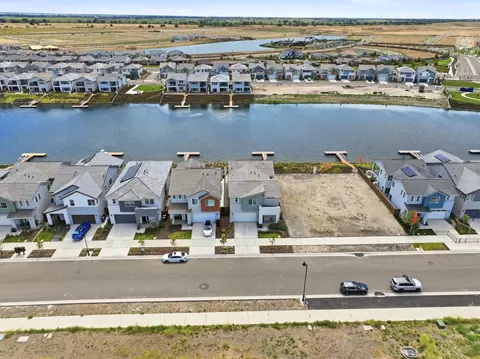 View/Area - 17439 Harbor View Ave, Lathrop, CA 95330 photo 2 of 4