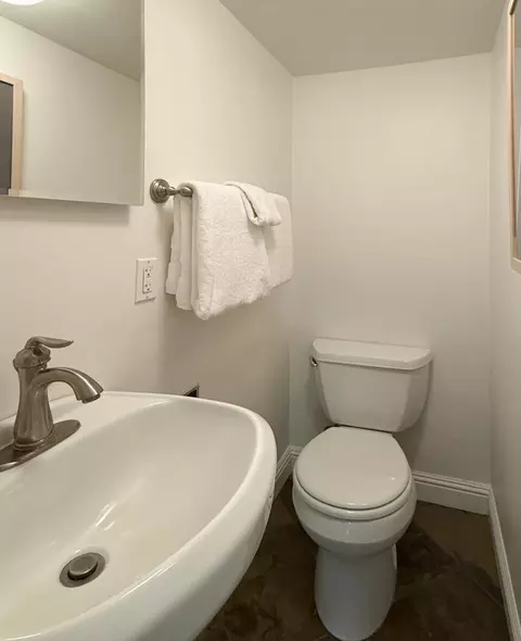 Bath - 2349 Carol Ave, Mountain View, CA 94040 photo 3 of 3