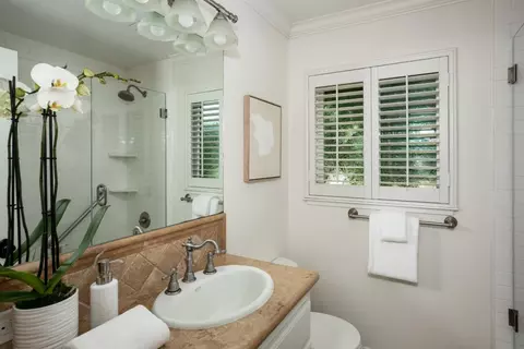 Bath - 2349 Carol Ave, Mountain View, CA 94040 photo 1 of 3