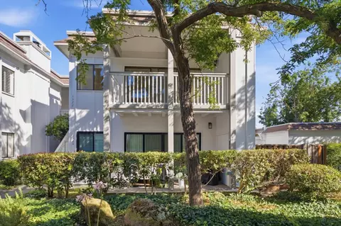 1322 Woodside Rd, Redwood City, CA 94061