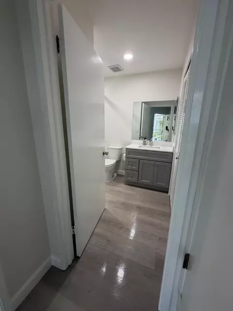 Bath - 1105 Devonwood, Hercules, CA 94547 photo 3 of 4