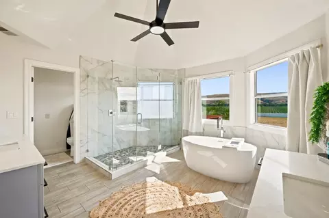 Bath - 194 Lantz Dr, Morgan Hill, CA 95037 photo 3 of 7