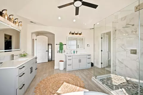 Bath - 194 Lantz Dr, Morgan Hill, CA 95037 photo 4 of 7