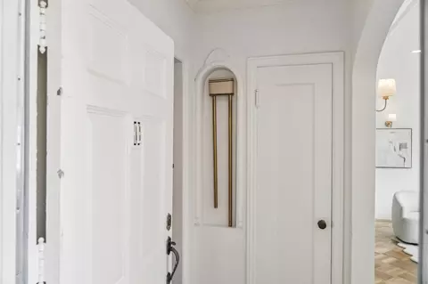 Entry Way - 825 Amazon Ave, San Francisco, CA 94112 photo 1 of 4