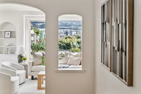 Entry Way - 825 Amazon Ave, San Francisco, CA 94112 photo 4 of 4