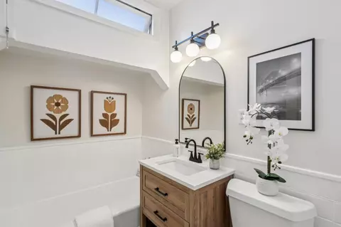 Bath - 825 Amazon Ave, San Francisco, CA 94112 photo 1 of 3