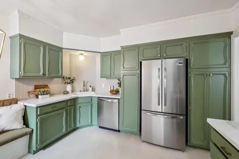 Kitchen - 825 Amazon Ave, San Francisco, CA 94112 photo 3 of 4