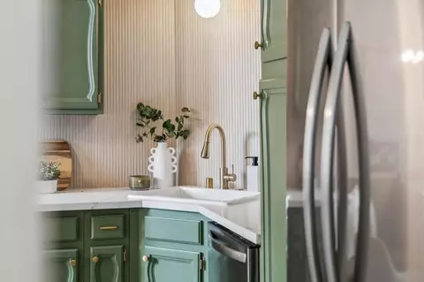 Kitchen - 825 Amazon Ave, San Francisco, CA 94112 photo 1 of 4