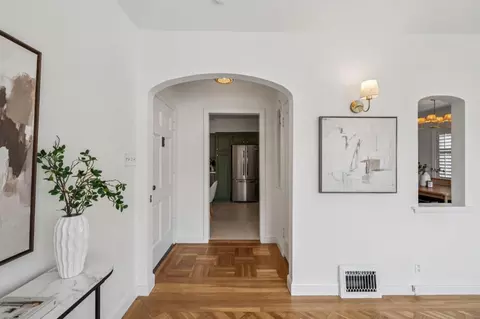 Entry Way - 825 Amazon Ave, San Francisco, CA 94112 photo 2 of 4