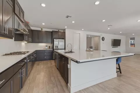 Kitchen - 3086 Leeds Ln, Tracy, CA 95377 photo 2 of 2