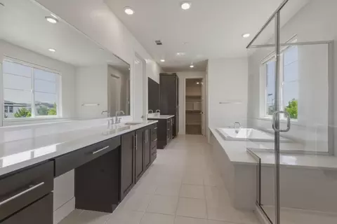 Bath - 3086 Leeds Ln, Tracy, CA 95377 photo 5 of 7