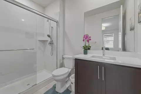 Bath - 3086 Leeds Ln, Tracy, CA 95377 photo 1 of 7