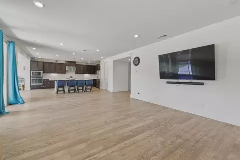 Entry Way - 3086 Leeds Ln, Tracy, CA 95377 photo 3 of 10