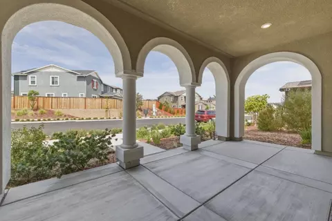 Exterior - 3086 Leeds Ln, Tracy, CA 95377 photo 5 of 9