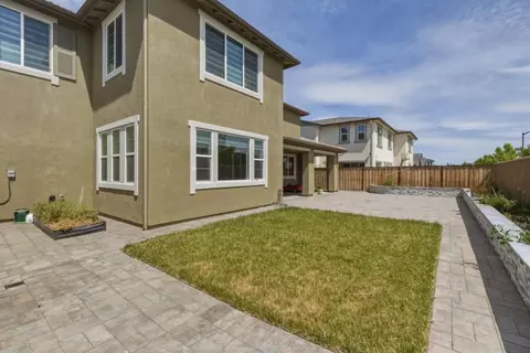 Exterior - 3086 Leeds Ln, Tracy, CA 95377 photo 8 of 9