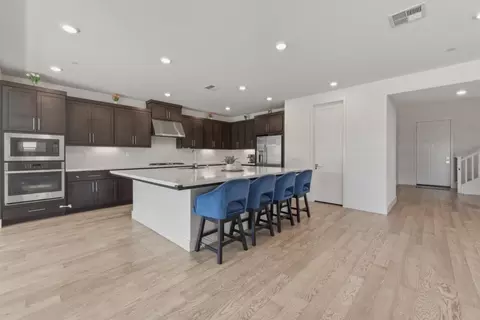 Entry Way - 3086 Leeds Ln, Tracy, CA 95377 photo 5 of 10