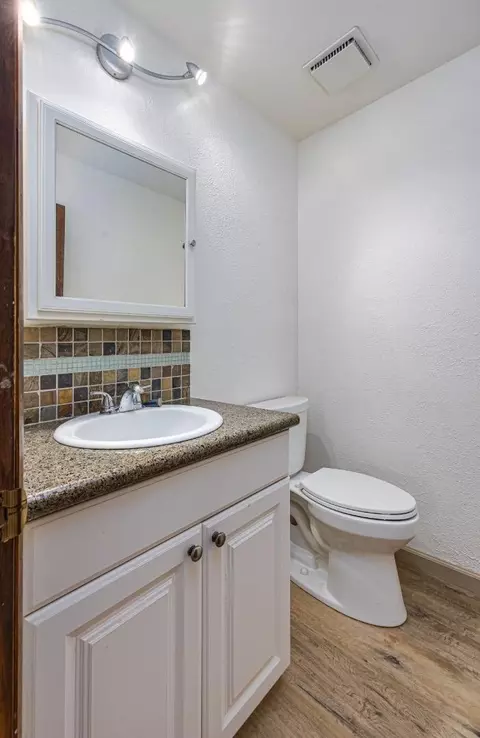 Bath - 3205 Fifield Rd, Pleasant Grove, CA 95668 photo 6 of 6