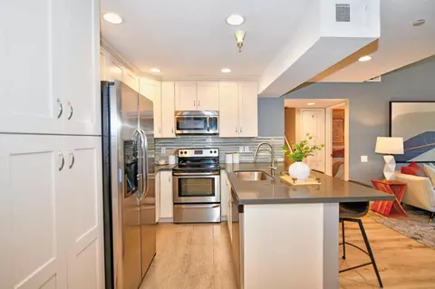 Kitchen - 181 E Warren Cmn, Fremont, CA 94539 photo 2 of 2