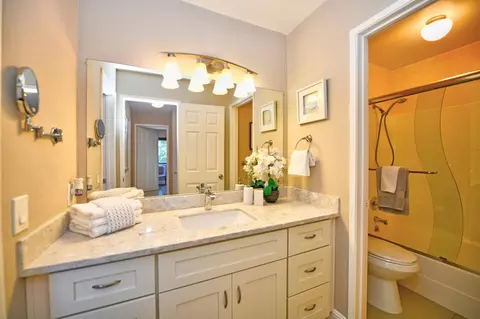 Bath - 181 E Warren Cmn, Fremont, CA 94539 photo 3 of 3